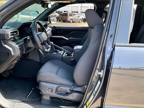 Used 2025 Toyota Tacoma SR image 8