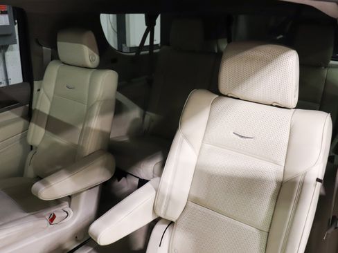 Certified 2022 Cadillac Escalade ESV Sport Platinum image 21