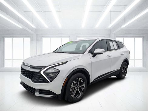 Used 2023 Kia Sportage EX image 7