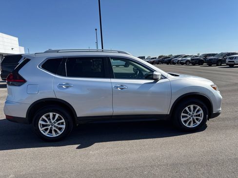 Used 2018 Nissan Rogue SV AWD/4WD image 8