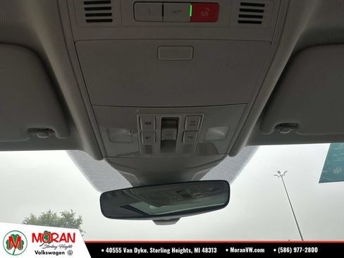 Used 2025 Volkswagen Jetta SE w/ Sunroof Package FWD image 30