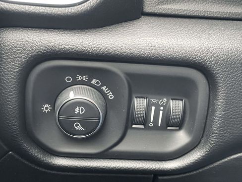 Used 2019 RAM 1500 Big Horn image 25