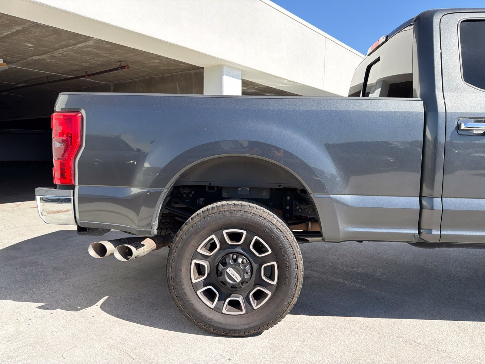 Used 2017 Ford F250 XLT w/ XLT Premium Package AWD/4WD image 5
