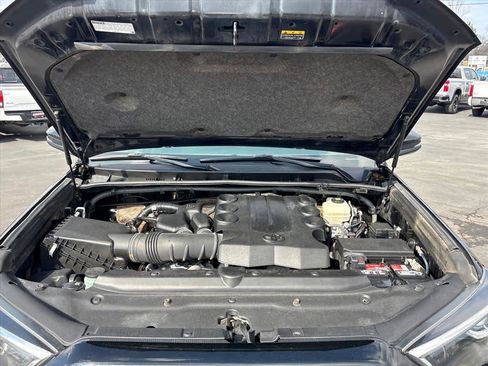 Used 2021 Toyota 4Runner Limited image 31