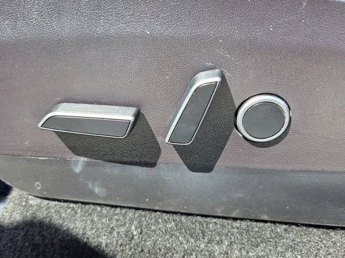 Used 2021 Tesla Model Y Long Range AWD/4WD image 17
