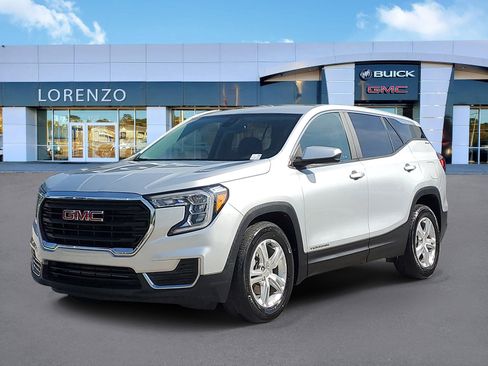 Used 2022 GMC Terrain SLE image 1