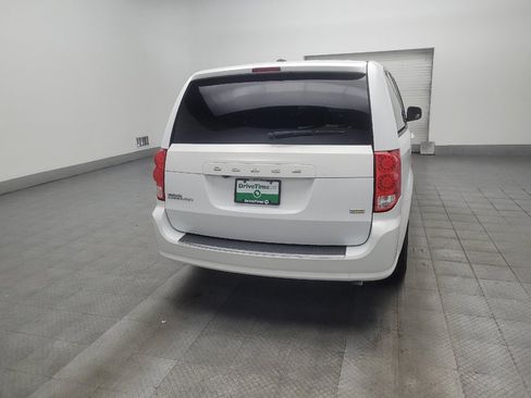 Used 2018 Dodge Grand Caravan SE w/ UConnect Hands-Free Group FWD image 7