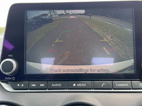 Used 2021 Nissan Sentra SV FWD image 18