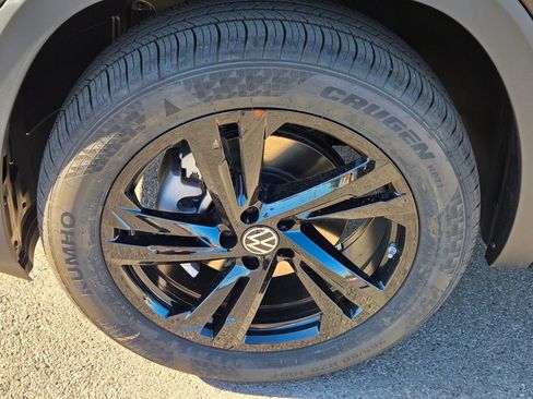 New 2026 Volkswagen Atlas Cross Sport SEL R-Line AWD/4WD image 5