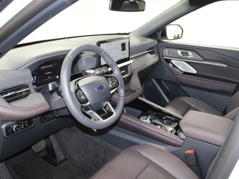 New 2026 Ford Explorer Platinum image 22