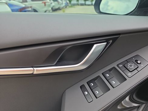 New 2026 Kia Niro EX FWD image 18