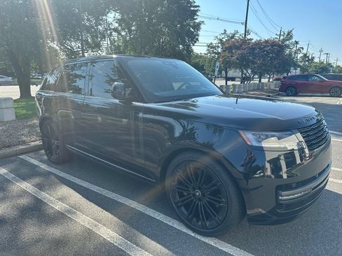 Used 2025 Land Rover Range Rover SE AWD/4WD image 5