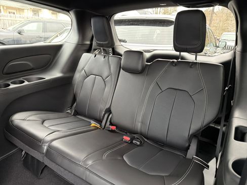 New 2026 Chrysler Pacifica Select image 29
