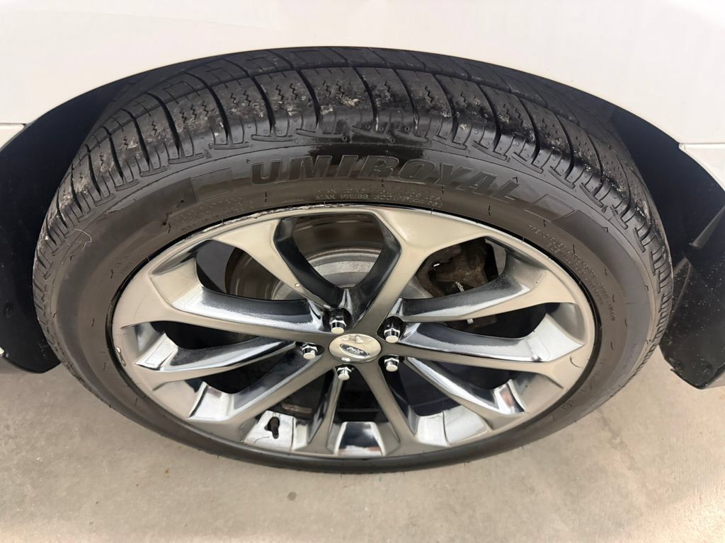 Used 2013 Ford Taurus Limited FWD image 10