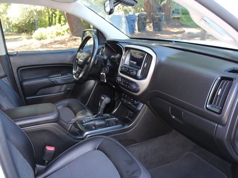 Used 2017 GMC Canyon SLE w/ All Terrain Package image 5