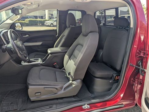 Used 2019 Chevrolet Colorado LT w/ LT Convenience Package image 12