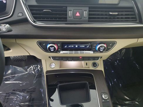 Certified 2024 Audi Q5 2.0T Premium Plus image 6