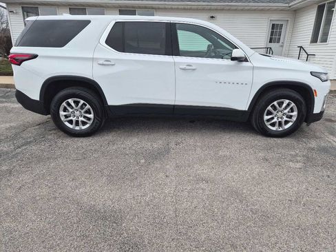 Used 2023 Chevrolet Traverse LS w/ Safety Package image 5