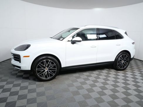 Certified 2024 Porsche Cayenne AWD/4WD image 2