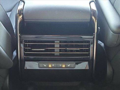 Used 2026 Land Rover Range Rover Sport SE AWD/4WD image 18