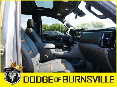 Used 2024 GMC Sierra 1500 AT4 w/ Technology Package AWD/4WD image 16