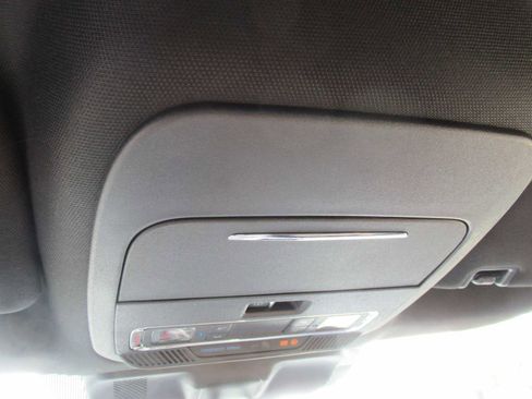 Used 2023 Ford F350 Lariat image 25