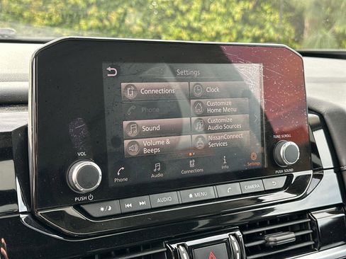 Used 2022 Nissan Pathfinder SV w/ SV Premium Package image 29