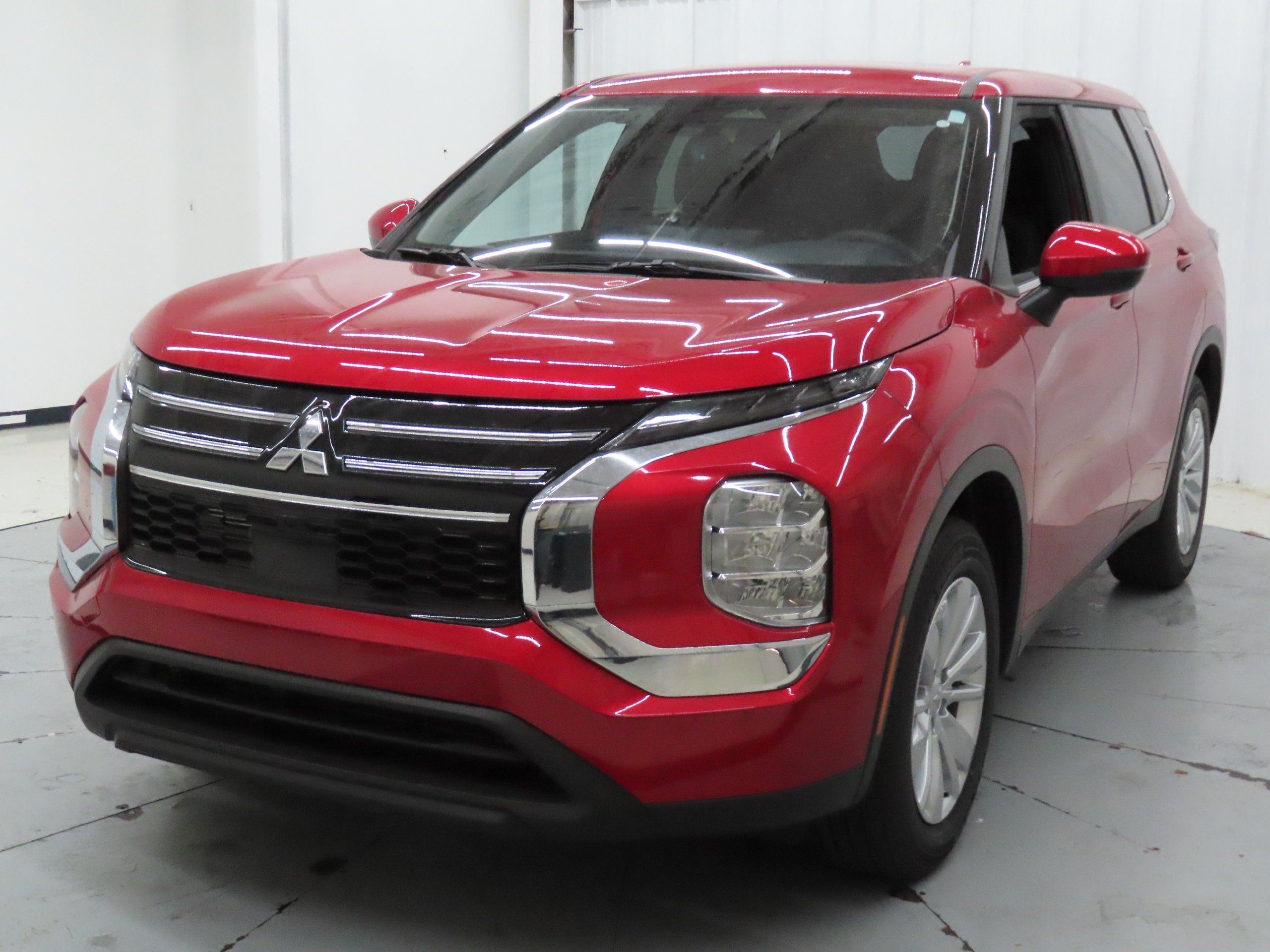 New 2026 Mitsubishi Outlander ES FWD image 8
