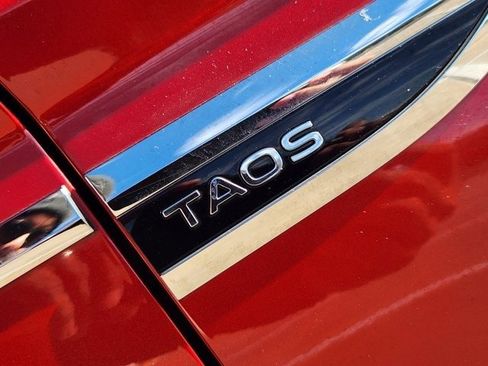 Used 2022 Volkswagen Taos SE image 11