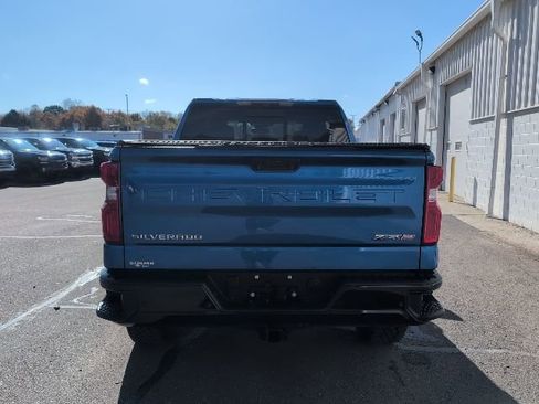 Used 2023 Chevrolet Silverado 1500 ZR2 image 7