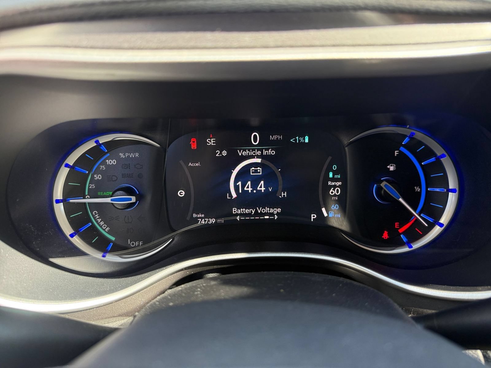 Used 2023 Chrysler Pacifica Touring-L FWD image 39