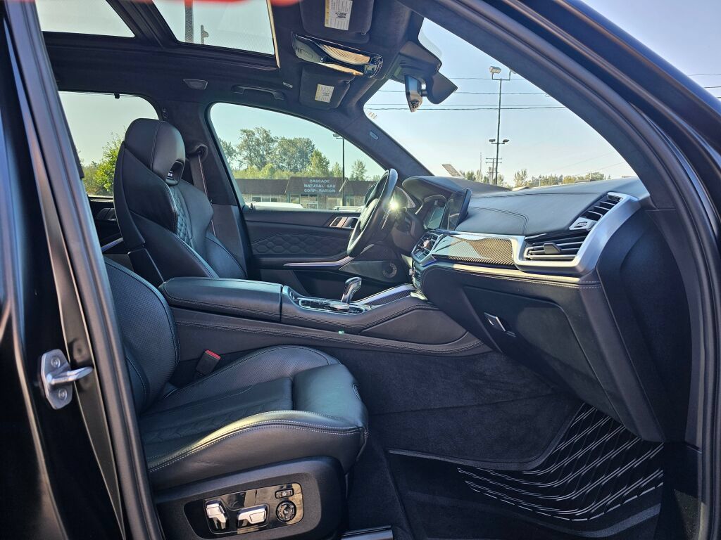 Used 2022 BMW X5 M AWD/4WD image 10