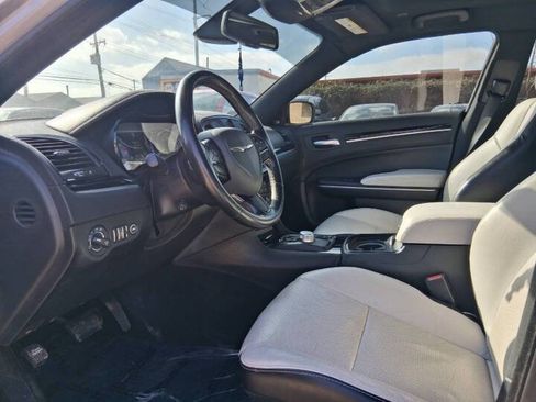 Used 2019 Chrysler 300 S w/ 300S Premium Group 2 image 9