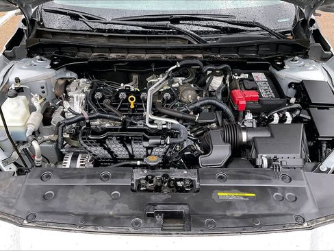 Used 2024 Nissan Altima 2.5 SV image 9