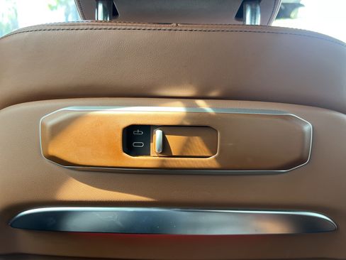 Used 2024 BMW ALPINA XB7 image 45