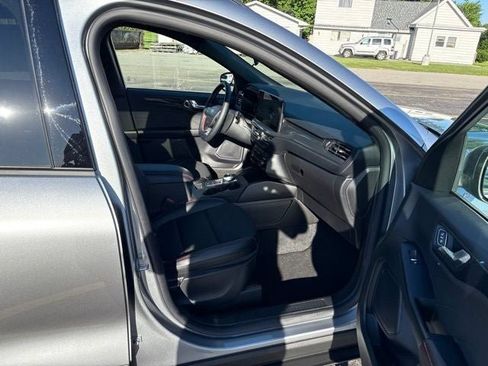Used 2024 Ford Escape ST-Line w/ Tech Pack #1 AWD/4WD image 6