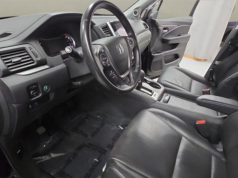 Used 2017 Honda Ridgeline RTL-T image 11