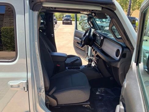 Used 2024 Jeep Wrangler Unlimited AWD/4WD image 20