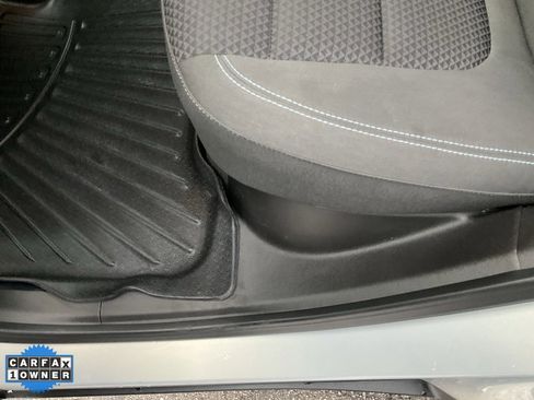 Used 2023 Chevrolet Bolt EUV LT image 27