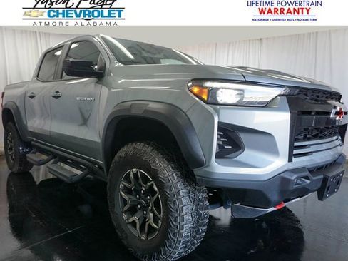 Used 2025 Chevrolet Colorado ZR2 w/ Technology Package AWD/4WD image 1