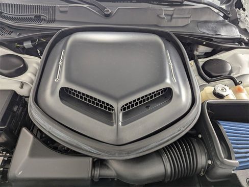 Used 2014 Dodge Challenger R/T image 10