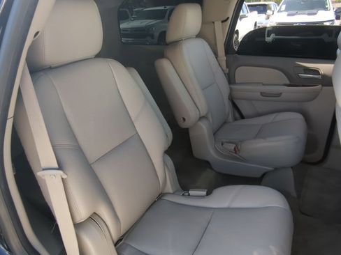 Used 2014 Chevrolet Tahoe LTZ RWD image 21