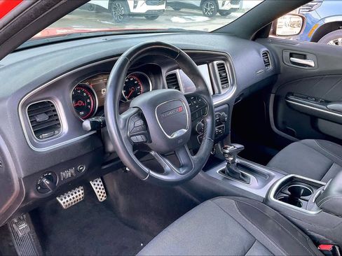Used 2019 Dodge Charger SXT image 17