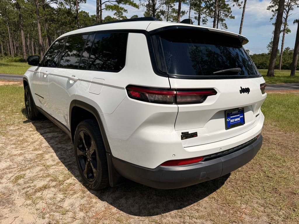 Used 2023 Jeep Grand Cherokee L Limited w/ Black Appearance Package RWD image 3