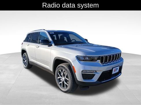 New 2025 Jeep Grand Cherokee Limited w/ Luxury Tech Group II AWD/4WD image 7