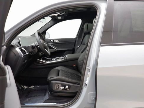 New 2026 BMW X7 xDrive40i w/ M Sport Package AWD/4WD image 5