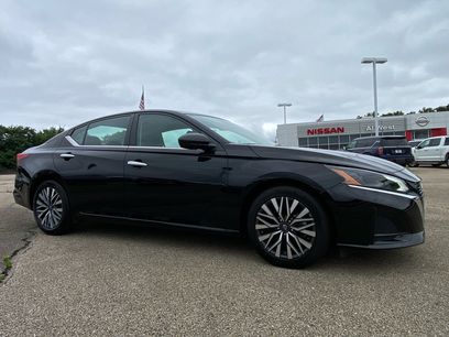 Used 2024 Nissan Altima 2.5 SV