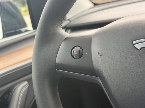 Used 2023 Tesla Model Y Long Range AWD/4WD image 13