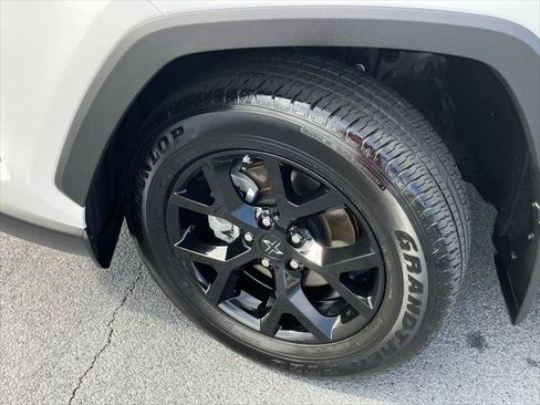 Certified 2025 Toyota RAV4 LE FWD image 9