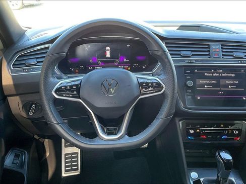 Used 2024 Volkswagen Tiguan SE R-Line image 8